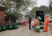 馬池墩社區(qū)更換分類垃圾桶，助力文明城市創(chuàng)建