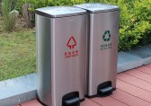 配合垃圾分類 爭(zhēng)做文明學(xué)生