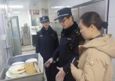 海淀城管“走街串巷”推動(dòng)垃圾分類(lèi)精細(xì)管理