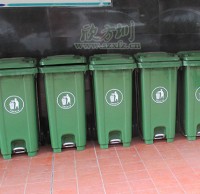 社區(qū)移動塑料垃圾桶