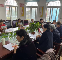 居民參與社區(qū)治理大討論，共同解決垃圾分類難題